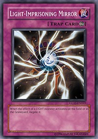 Light-Imprisoning Mirror